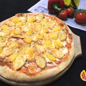 Пицца Гавайская – 490р, томатный соус, моцарелла, куриной филе, ананасы